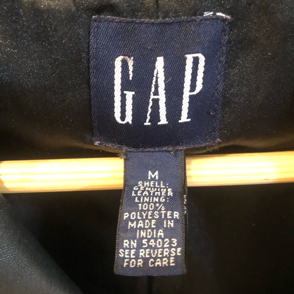 GAP Women's Vintage Black Leather Jacket - Picture 2 of 7